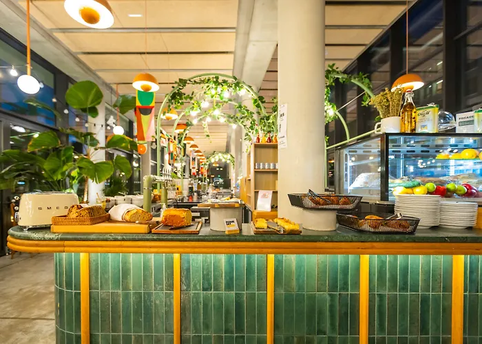 People - Paris MaraisHostal